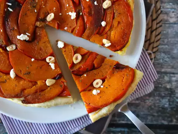 Recept Tatin z dýně s kozím sýrem a medem