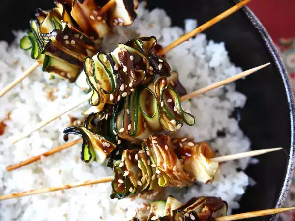 Recept Cuketové kebaby s lahodnou pikantní asijskou omáčkou