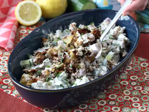 Recept Okurkový salát s křupavými bramborami