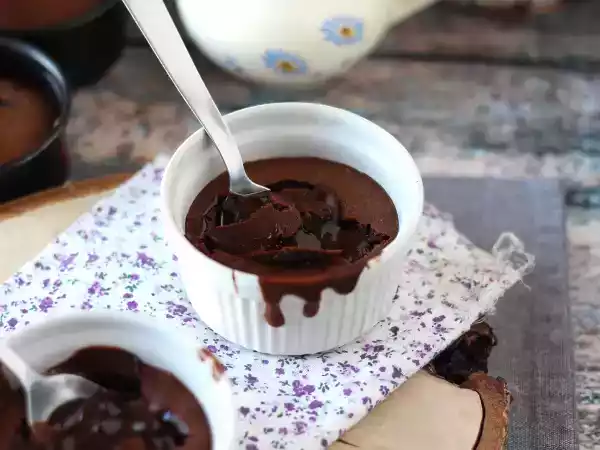 Recept Extra řídké čokoládové fondány z air fryer!
