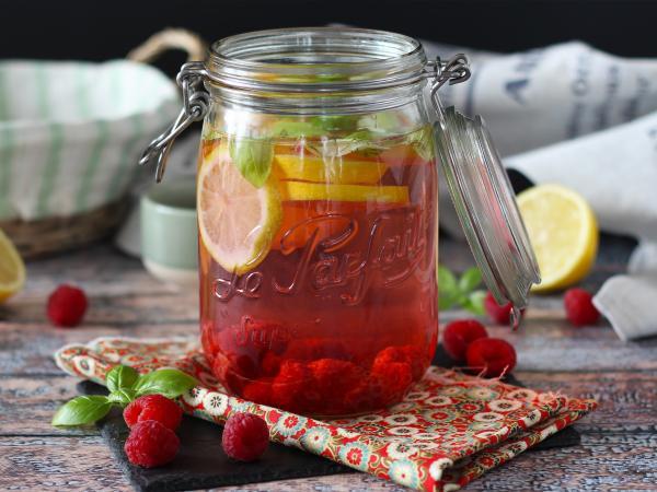 Recept Voda s příchutí citronu, bazalky a malin
