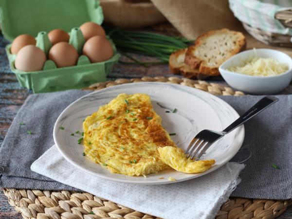 Recept Sýrová omeleta: expresní recept připravený za 5 minut!