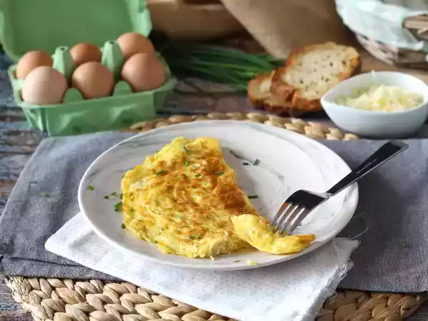 Recept Sýrová omeleta: expresní recept připravený za 5 minut!