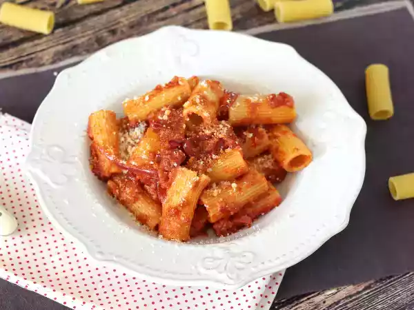 Recept Těstoviny s 'nduja: snadno připravitelné kalábrijské těstoviny