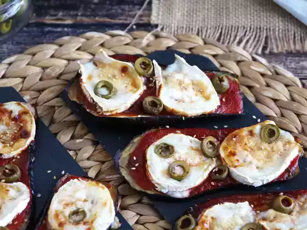 Recept Toast z lilku s rajčaty a kozím sýrem
