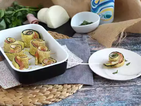 Recept Zapečené cuketové závitky se šunkou a sýrem scamorza