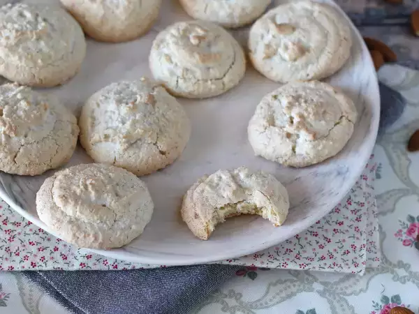 Recept Amaretti: italské mandlové pochoutky ideální ke kávě!