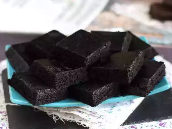 Recept Koláč oreo z pouhých 3 ingrediencí, hotový za 6 minut v mikrovlnné troubě!