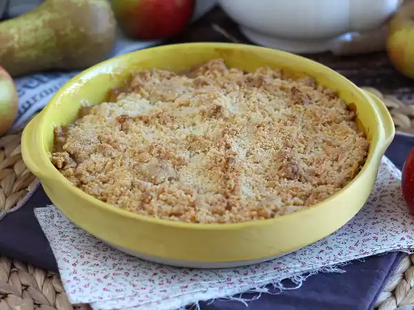 Recept Extra křupavý a rozplývající se jablečno-hruškový crumble