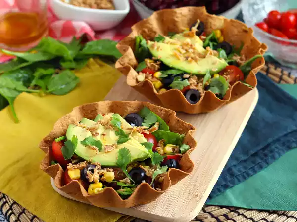 Recept Jak připravit tortillové mísy? snadný salát bez mytí nádobí!
