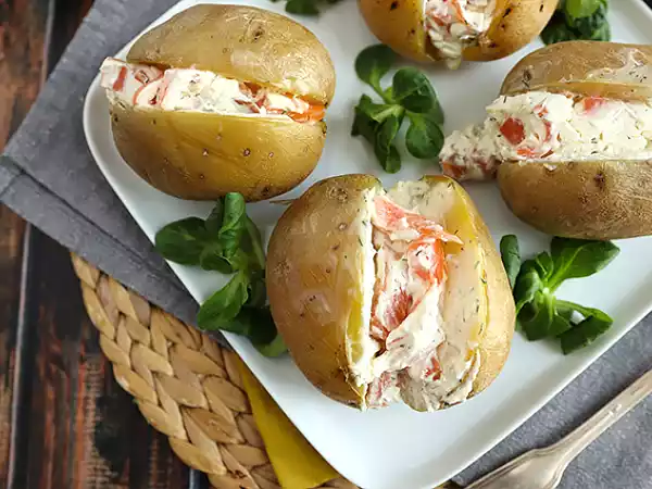 Recept Brambory plněné uzeným lososem a čerstvým sýrem