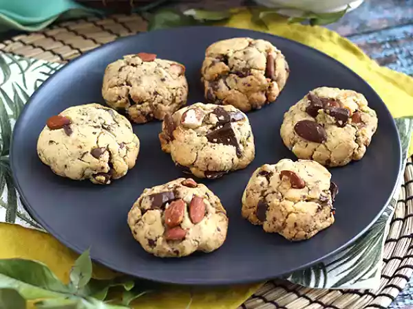 Recept Čokoládové sušenky s arašídy a mandlemi
