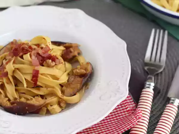 Recept Těstoviny s fíky a pancettou