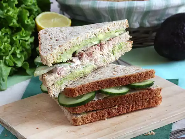 Recept Sendvič s tuňákem a avokádem