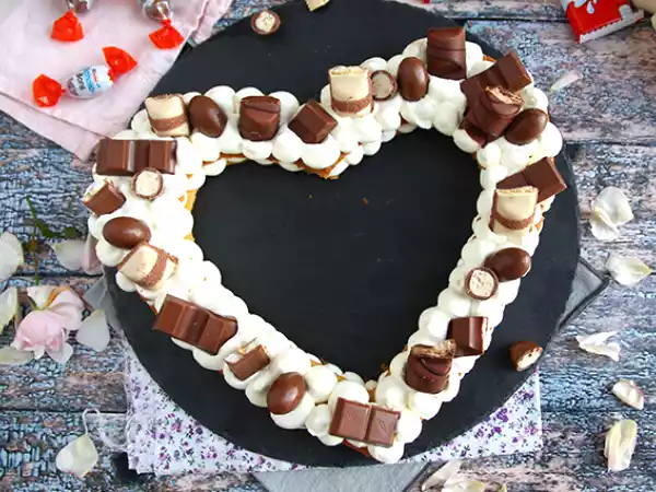 Recept Srdíčkový dort s kinder - tarte cœur au kinder pro valentýna