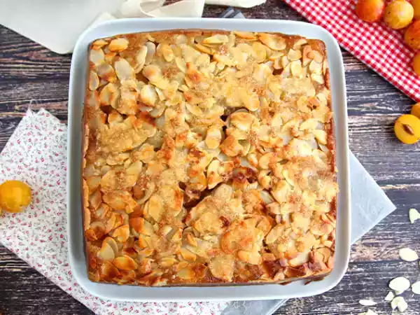 Recept Obrácený dort s mirabelkami a mandlemi
