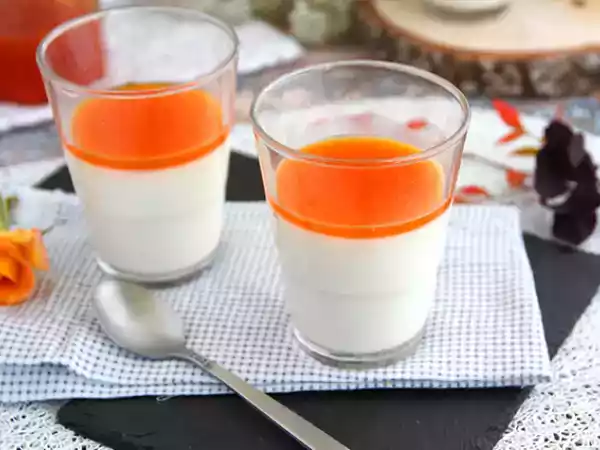 Recept Vanilková panna cotta s meruňkovým coulis