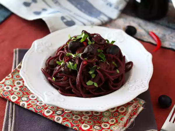 Recept Spaghetti al fuoco di bacco: těstoviny s červeným vínem, které přinášejí na stůl něco zvláštního