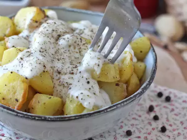 Recept Krémové zapečené brambory cacio e pepe: snadná příloha, ze které se všichni zblázní!