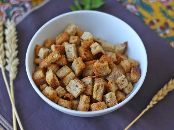 Recept Křupavé bylinkové krutony ve fritéze air fryer (rychlé a snadné)