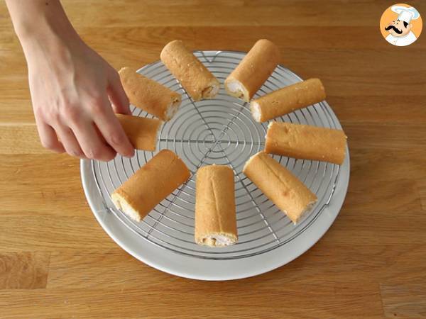 Jahodové mini rolády, Růžové panenky - Příprava krok 8