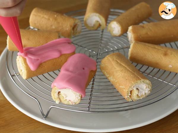 Jahodové mini rolády, Růžové panenky - Příprava krok 10