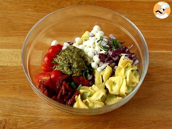 Salát z tortellini s pestem - Příprava krok 3