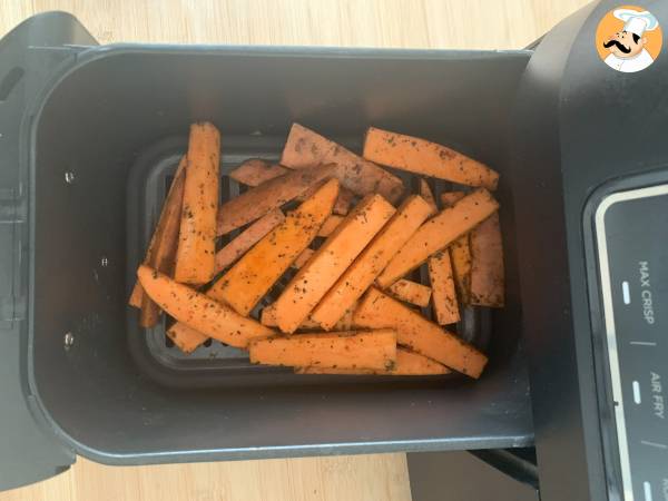 Hranolky ze sladkých brambor v Air Fryer, pro křupavý a měkký výsledek! - Příprava krok 4