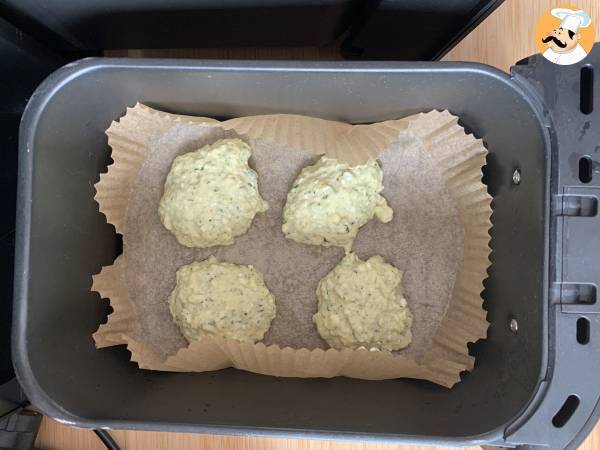 Cuketové lívance s jogurtem a fetou ve fritéze - Příprava krok 4