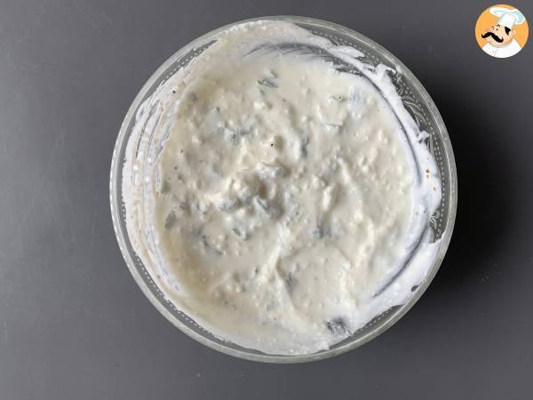 Cuketové lívance s jogurtem a fetou ve fritéze - Příprava krok 5