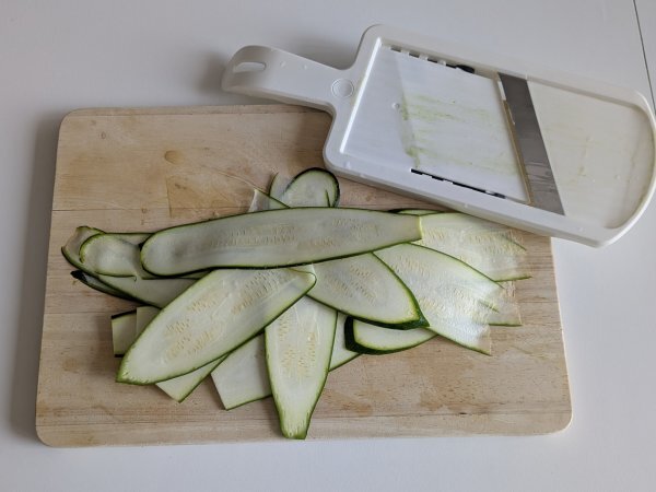 Cuketová parmigiana ve fritéze: rychlá, lehká a křupavá - Příprava krok 1