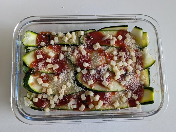 Cuketová parmigiana ve fritéze: rychlá, lehká a křupavá - Příprava krok 7