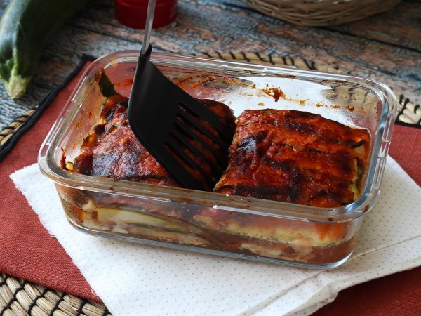 Cuketová parmigiana ve fritéze: rychlá, lehká a křupavá - Příprava krok 10