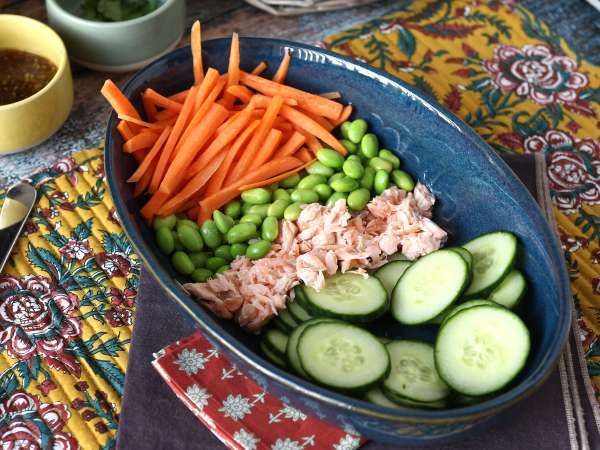 Křupavý, pikantní salát s křupavou rýží z lososa! - Příprava krok 6