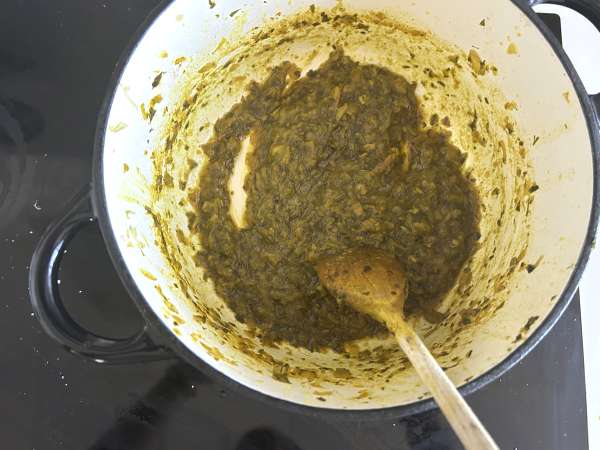 Tradiční marocké pečivo s cihlovým těstem, kuřecím masem a kořením - Příprava krok 5