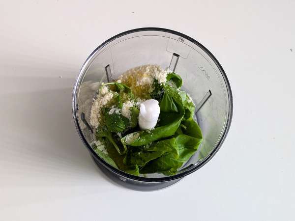 Slaný tvarohový koláč s bazalkou a cherry rajčátky: chutný nápad na rauty a aperitivy - Příprava krok 4