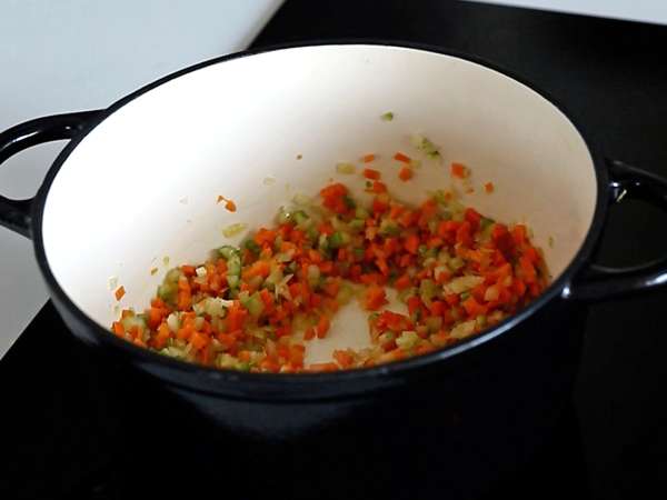 Těstoviny s boloňskou omáčkou - tagliatelle al ragù alla bolognese - Příprava krok 2