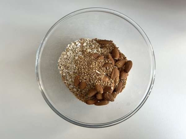 Expresní müsli s fritézou na vzduchu, které vám zkřehne snídaně - Příprava krok 1