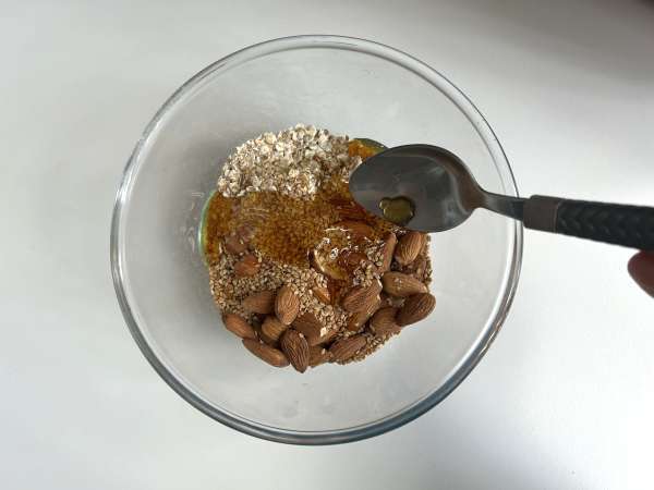 Expresní müsli s fritézou na vzduchu, které vám zkřehne snídaně - Příprava krok 2