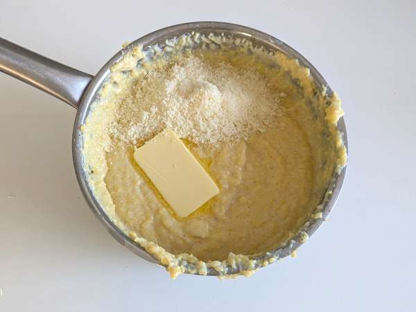 Dokonalá krémová polenta: snadný recept na měkký a chutný pokrm - Příprava krok 4