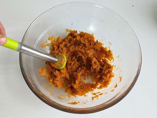 Dýňová sekaná s houbami a sýrem scamorza: chutný a snadný zapečený recept - Příprava krok 4