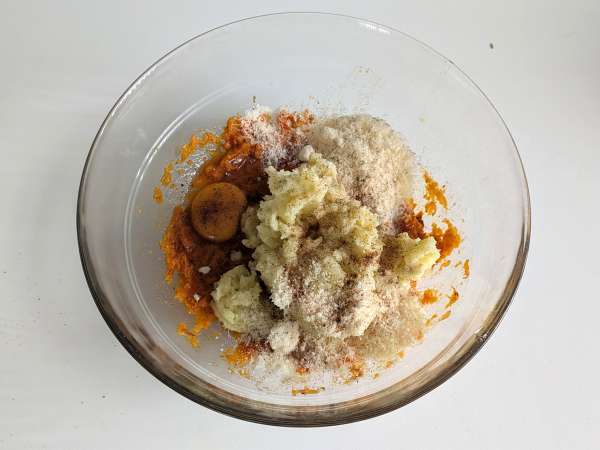 Dýňová sekaná s houbami a sýrem scamorza: chutný a snadný zapečený recept - Příprava krok 5