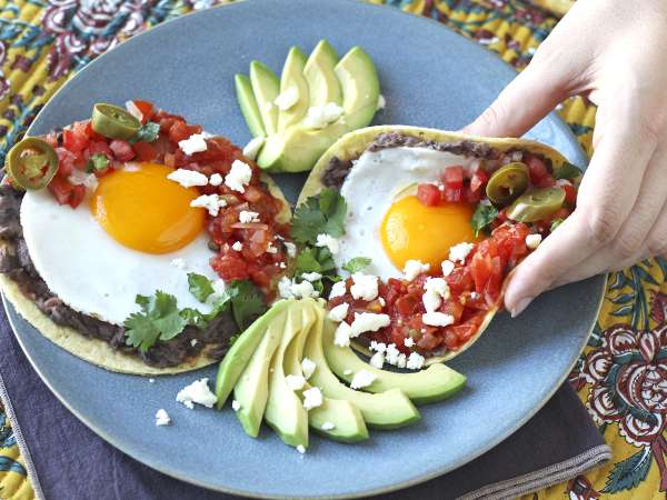 Huevos rancheros: kultovní a chutný mexický recept - Příprava krok 11