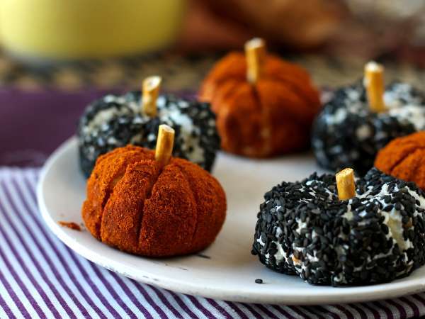 Aperitivní sýrová pomazánka ve tvaru dýně, ideální na Halloween! - Příprava krok 7
