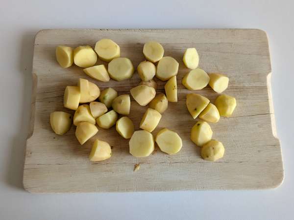 Krémové zapečené brambory cacio e pepe: snadná příloha, ze které se všichni zblázní! - Příprava krok 1