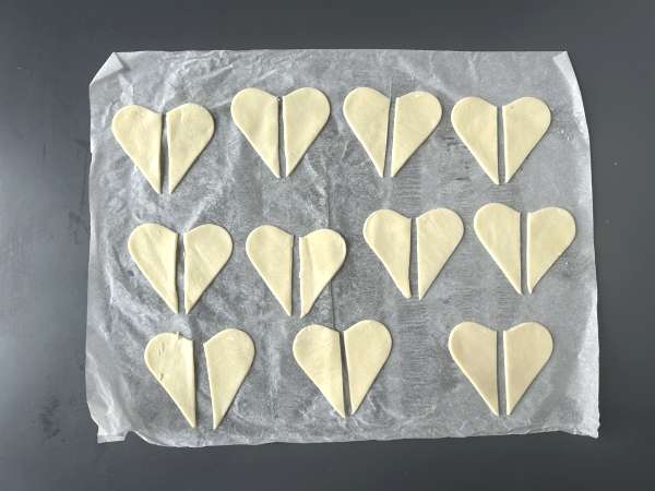 Sušenky s duchy: nejjednodušší a nejzábavnější halloweenský recept pro děti - Příprava krok 2