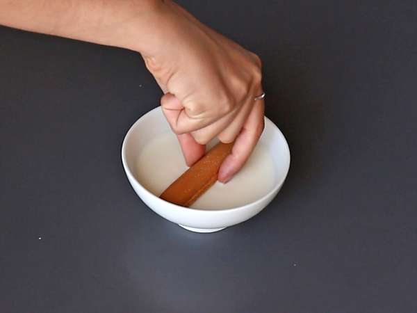 K výrobě tohoto červeného ovocného špalku nepotřebujete formu! - Příprava krok 2