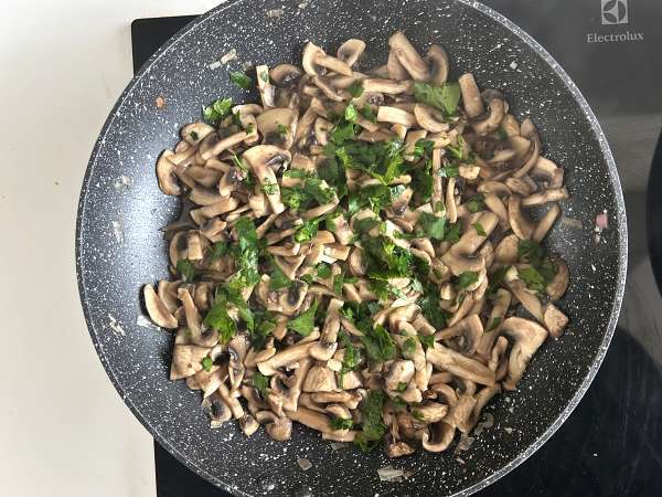 Krémová vejce s houbami: rychlý a velmi příjemný recept! - Příprava krok 6