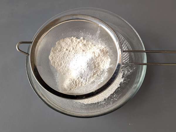 Koláč s jahodovým džemem: klasický recept na křehké pečivo (také srdce) - Příprava krok 1