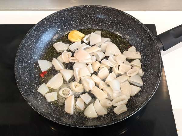 Omáčka z chobotnic: dokonalé koření na těstoviny - Příprava krok 4